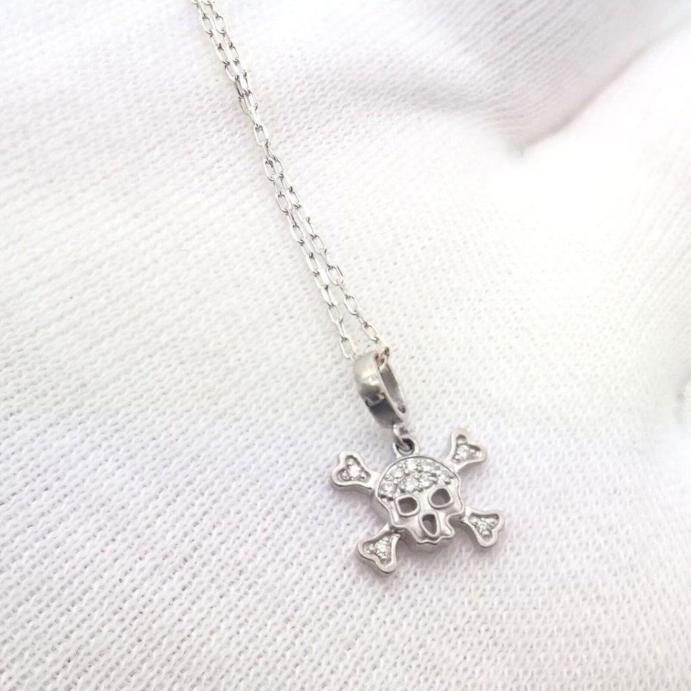 Authentic! Loree Rodkin 18k White Gold Diamond Skull Crossbones Pendant Necklace - Picture 9 of 10
